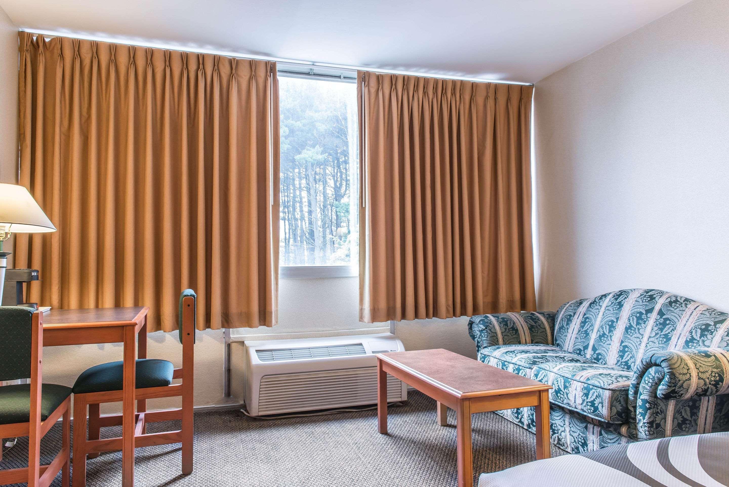 Quality Inn Hermitage Exterior photo