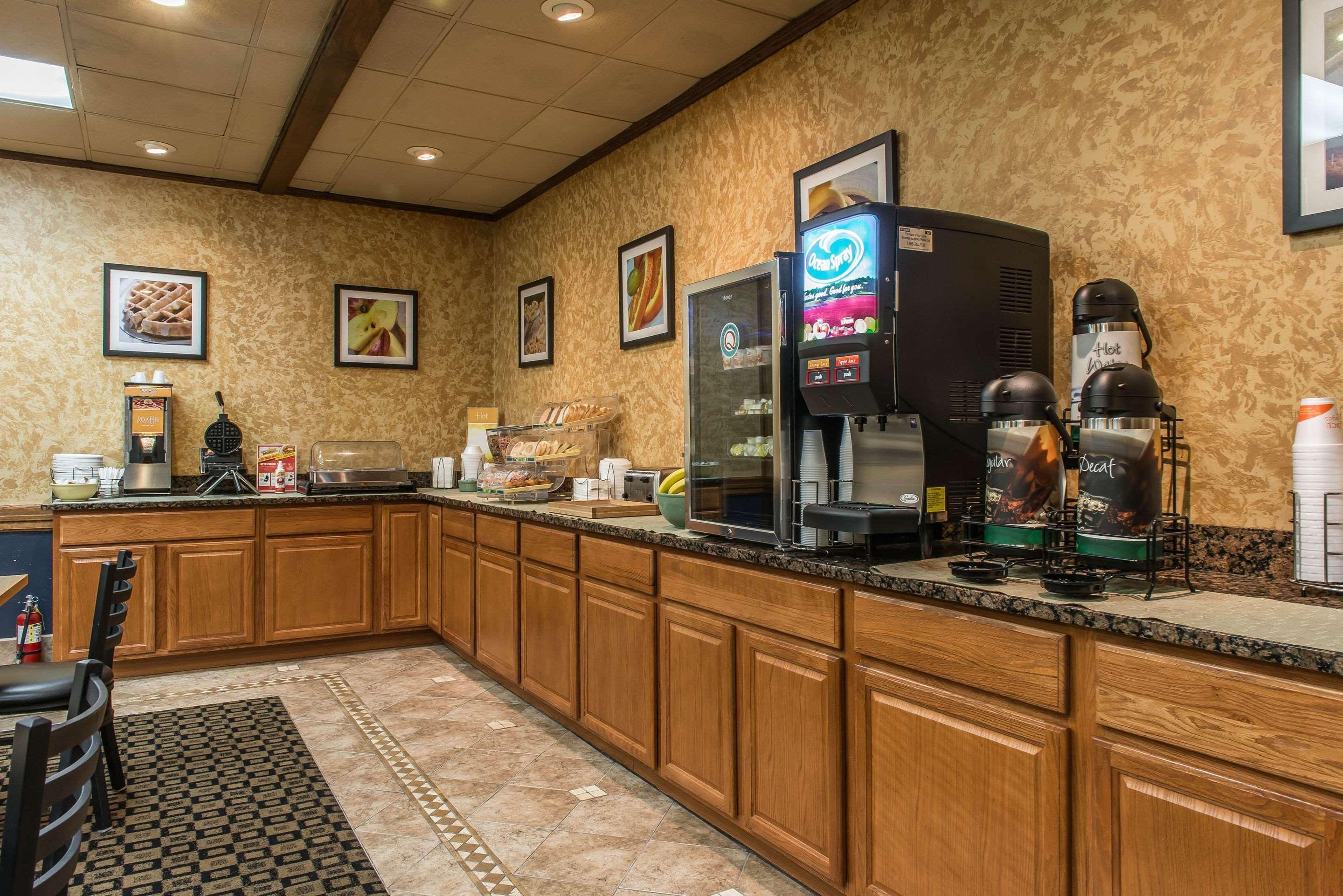 Quality Inn Hermitage Exterior photo