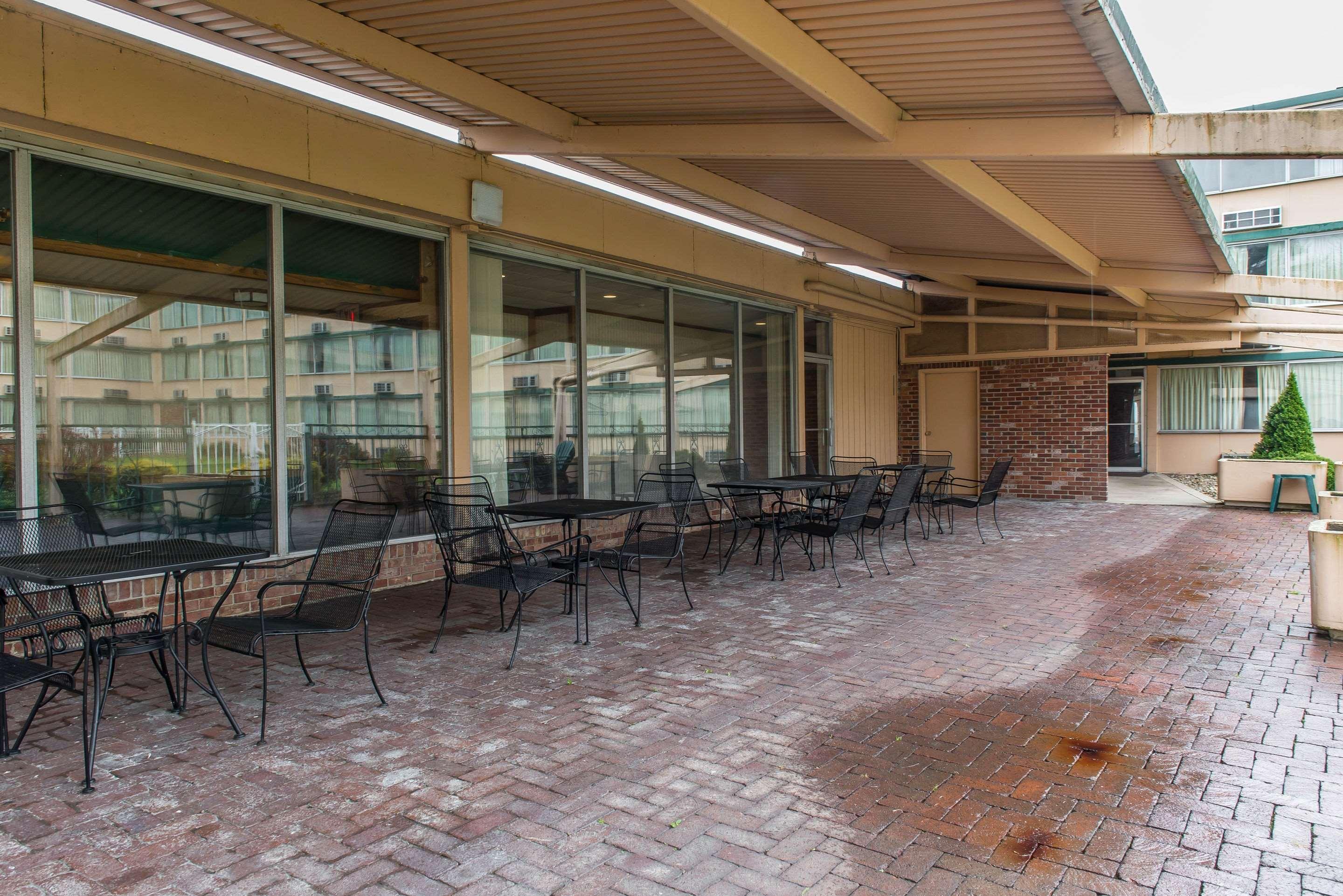 Quality Inn Hermitage Exterior photo